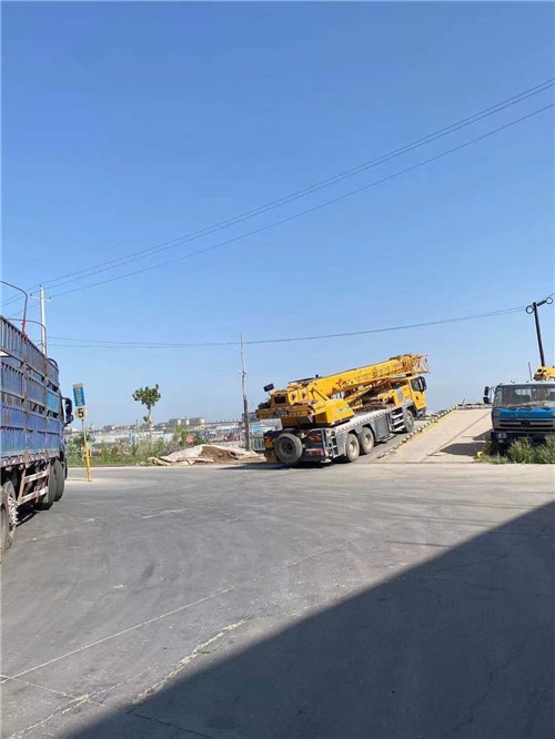 府谷县25吨吊车的租赁价格大概是多少？