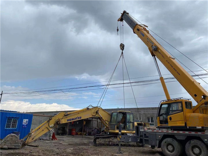 府谷县25吨吊车的工作半径是多少？