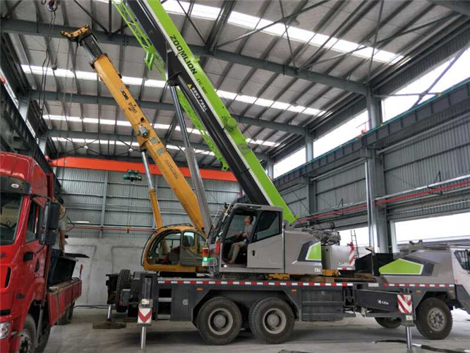 府谷县高空车出租需要注意哪些安全事项？