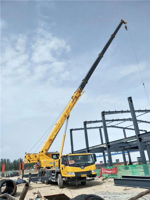 府谷县超高层建筑钢结构吊装案例